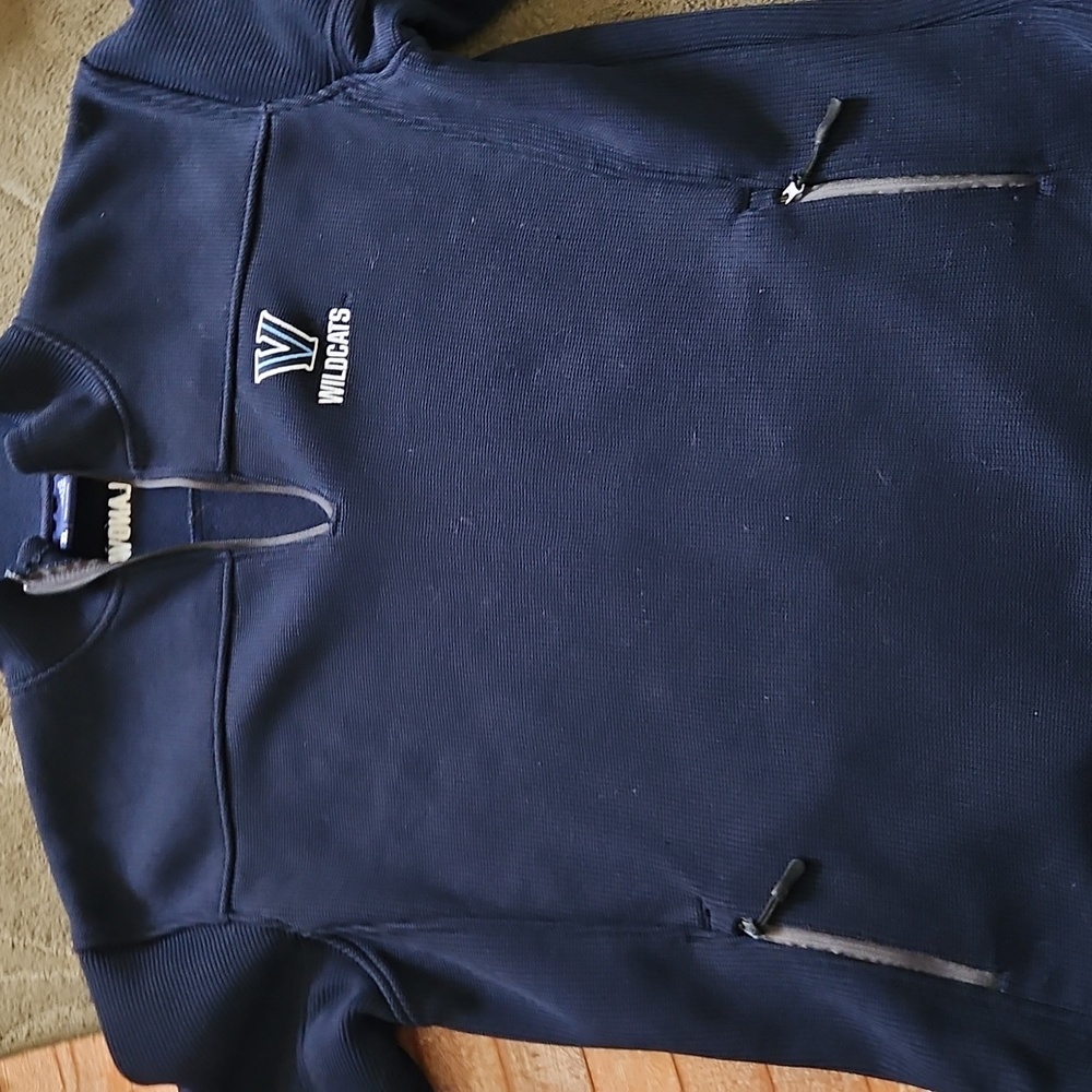 Villanova Wildcats Quarter-Zip Pullover (Missing Zipper)